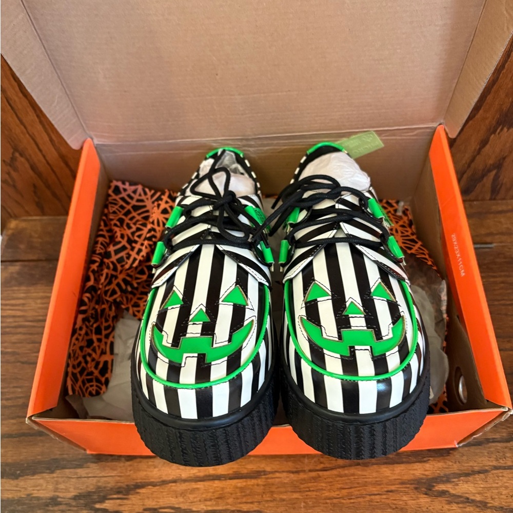 Strange Cvlt Krypt Creeper Jack OLantern Dre Beetle | Black‎ White Green Stripe